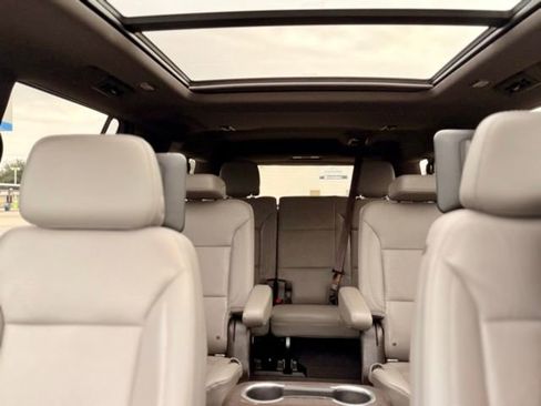 Used 2021 Chevrolet Suburban LT w/ Rear Media and Nav Package image 15