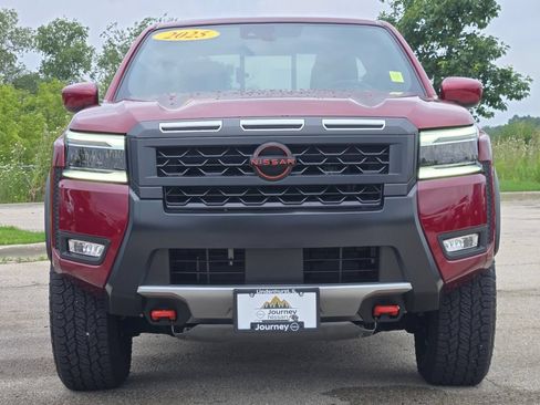 Used 2025 Nissan Frontier PRO-4X AWD/4WD image 3