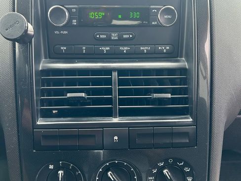 Used 2010 Ford Explorer Sport Trac XLT image 25