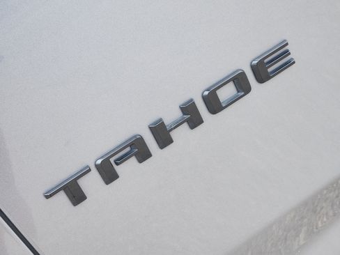 Used 2022 Chevrolet Tahoe LT w/ Luxury Package RWD image 12