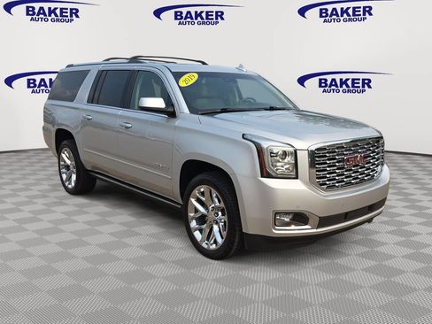 Certified 2019 GMC Yukon XL Denali w/ Denali Ultimate Package AWD/4WD image 3