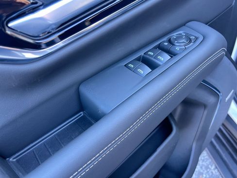 New 2026 GMC Yukon XL Elevation w/ LPO, Illumination Package image 14