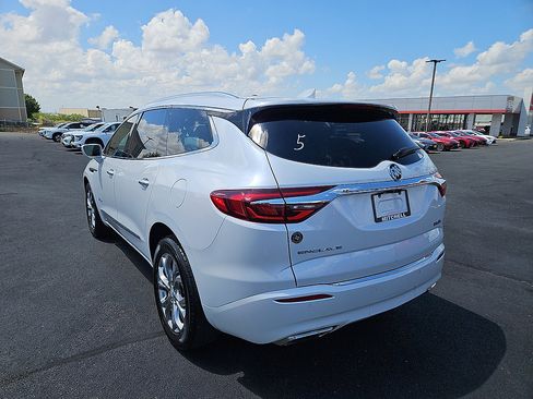 Used 2020 Buick Enclave Avenir w/ Avenir Technology Package FWD image 3