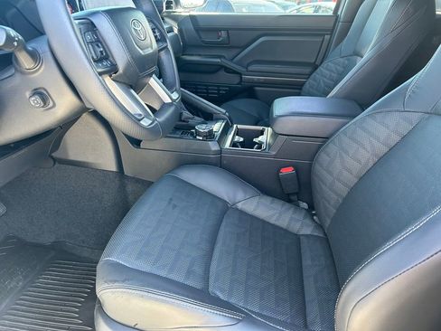 Used 2025 Toyota 4Runner TRD Off-Road Premium AWD/4WD image 11