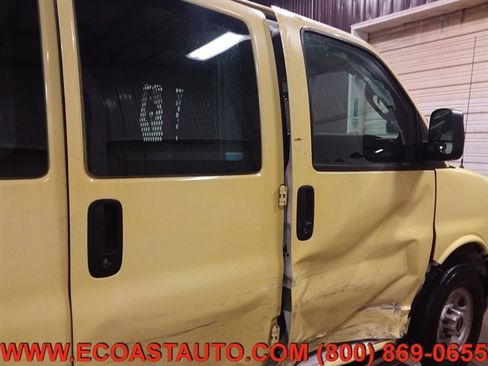 Used 2017 GMC Savana 2500 image 17