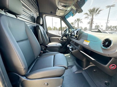 New 2025 Mercedes-Benz Sprinter 2500 image 22