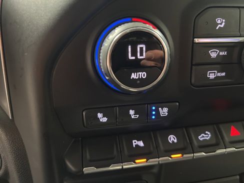 Used 2020 Chevrolet Silverado 1500 LTZ w/ LTZ Plus Package image 33