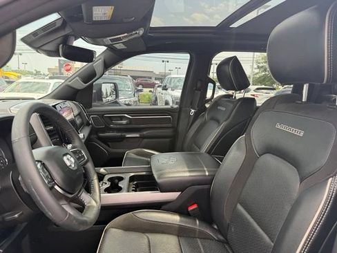 Used 2024 RAM 1500 Laramie AWD/4WD image 17