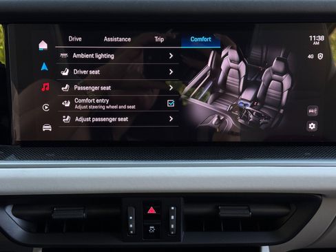 Used 2024 Porsche Cayenne Turbo image 32