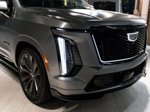 Used 2026 Cadillac Escalade V image 12