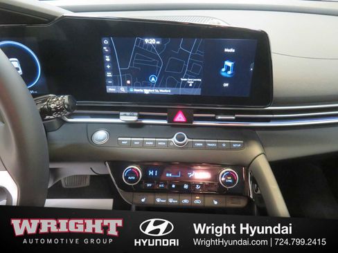 Certified 2025 Hyundai Elantra SEL image 25