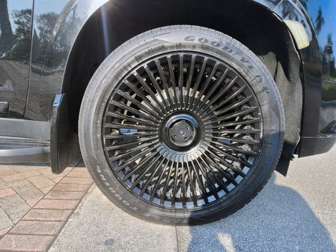 Used 2022 Cadillac Escalade ESV Luxury RWD image 54