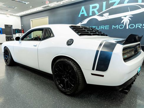 Used 2016 Dodge Challenger R/T Scat Pack RWD image 9