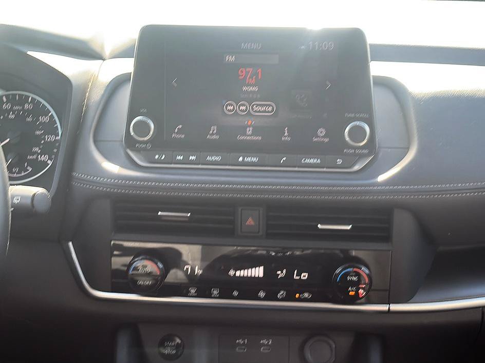 Certified 2025 Nissan Rogue SV AWD/4WD image 32