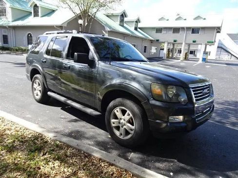 Used 2010 Ford Explorer XLT image 6