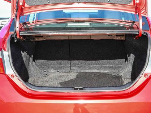 Used 2014 Toyota Corolla LE image 25