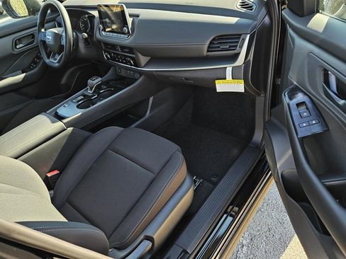 New 2026 Nissan Rogue S image 5