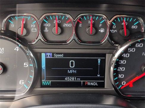 Used 2018 Chevrolet Silverado 1500 LT w/ All Star Edition image 29