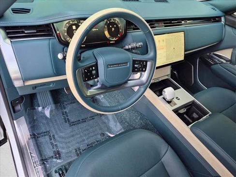 Certified 2025 Land Rover Range Rover SV AWD/4WD image 10