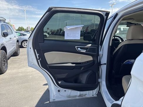 Used 2020 Ford Edge SEL AWD/4WD image 17