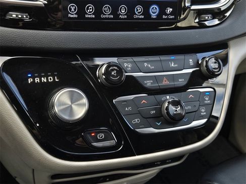 Used 2017 Chrysler Pacifica Touring-L Plus w/ Advanced Safetytec Group image 22