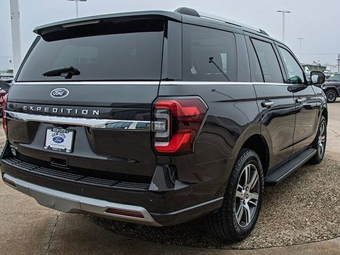 Used 2024 Ford Expedition Limited image 4