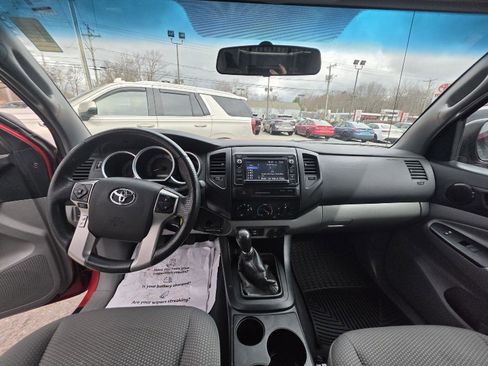 Used 2015 Toyota Tacoma w/ Convenience Package image 15