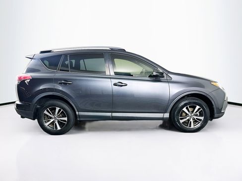 Used 2018 Toyota RAV4 XLE image 10