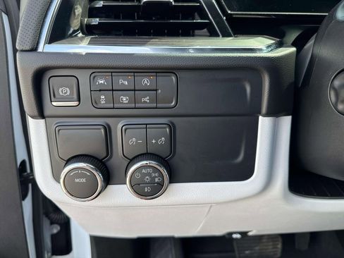 New 2026 Chevrolet Suburban Premier RWD image 22