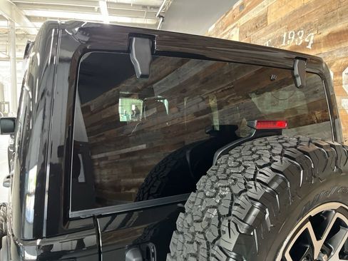 Used 2026 Jeep Wrangler Unlimited Rubicon AWD/4WD image 26