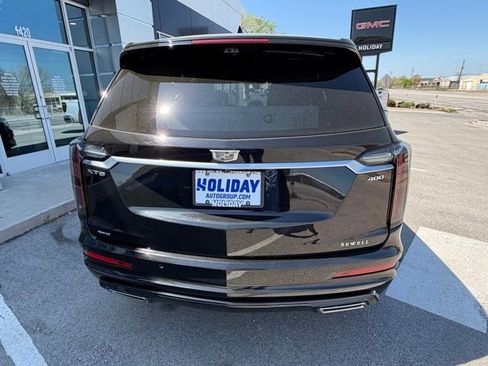 Used 2022 Cadillac XT6 Sport w/ Platinum Package image 6