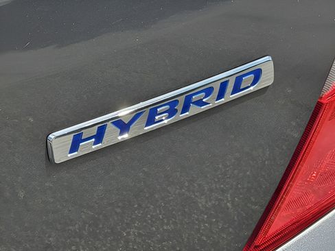 Used 2012 Honda Civic Hybrid Sedan image 30