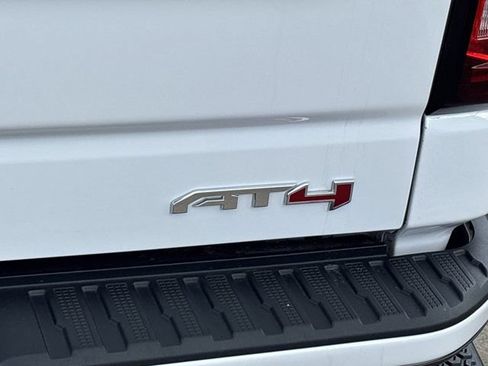 Used 2024 GMC Sierra 1500 AT4 w/ AT4 Premium Package AWD/4WD image 6
