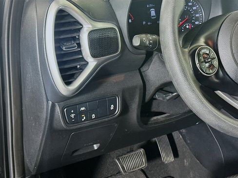 Used 2022 Kia Soul LX w/ Technology Package FWD image 17