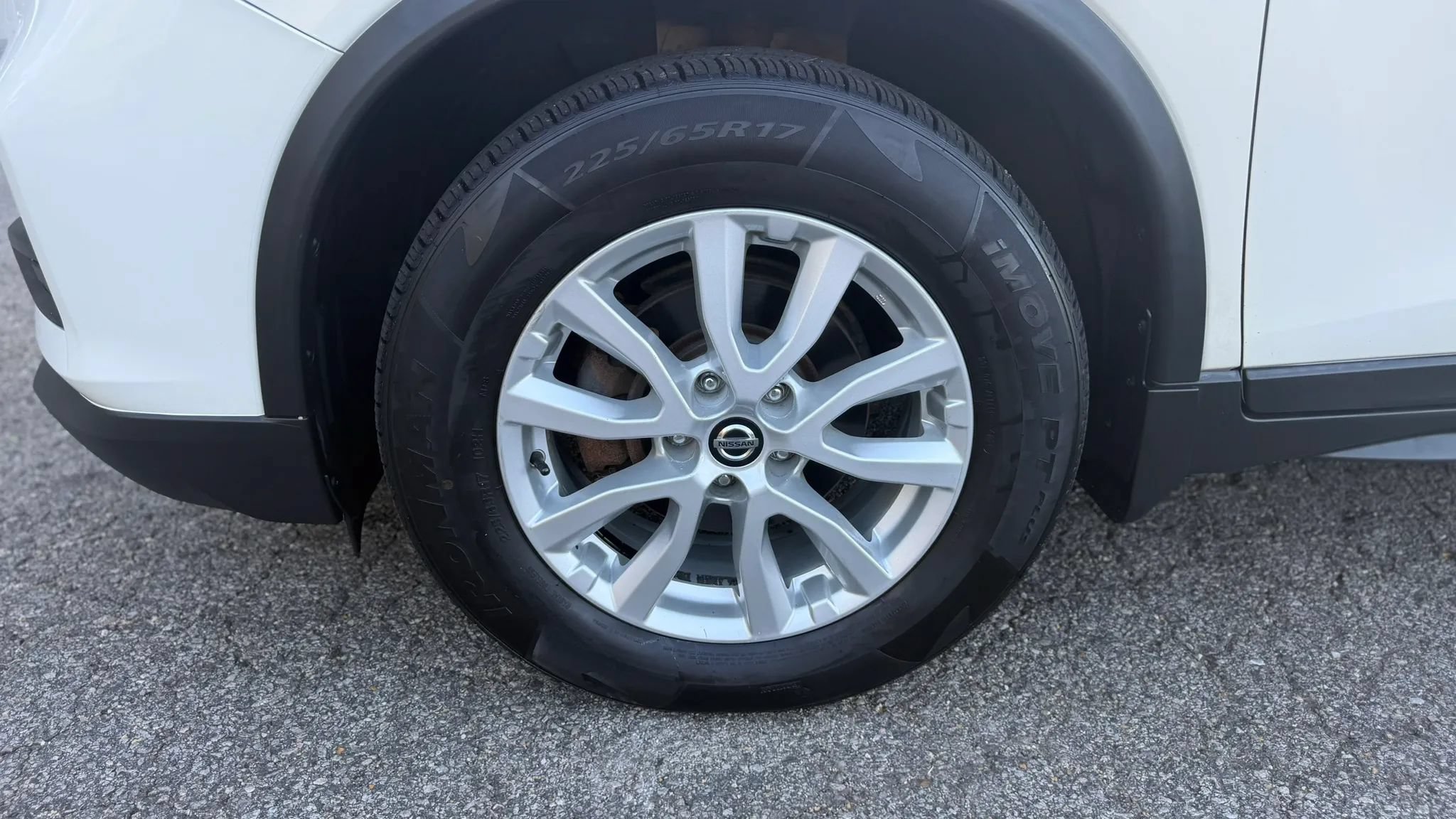 Used 2018 Nissan Rogue SV AWD/4WD image 36