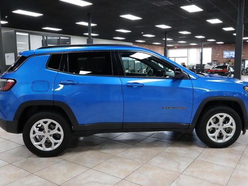 Used 2024 Jeep Compass Latitude AWD/4WD image 6