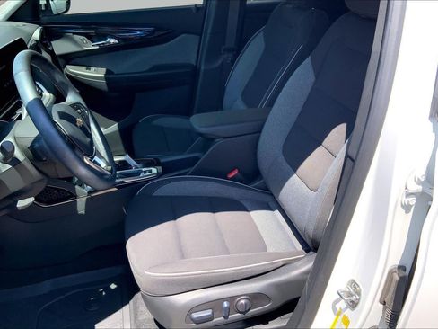 Used 2026 Chevrolet TrailBlazer LT w/ Convenience Package FWD image 8