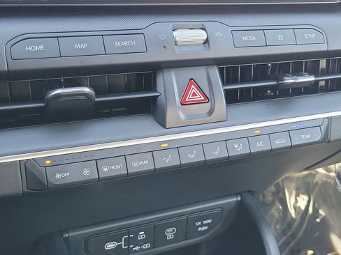 Used 2025 Kia K4 LXS image 11