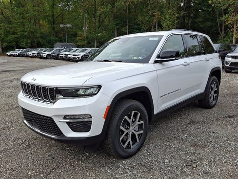 New 2025 Jeep Grand Cherokee Limited image 2
