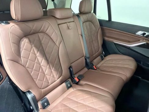 Used 2024 BMW X7 xDrive40i w/ Premium Package AWD/4WD image 24