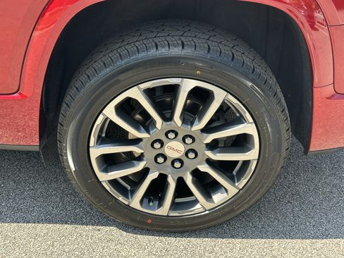 Used 2022 GMC Acadia Denali w/ Denali Technology Package FWD image 18