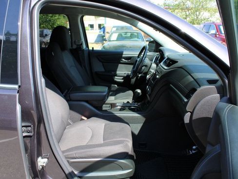 Used 2017 Chevrolet Traverse LT w/ Style and Technology Package AWD/4WD image 27