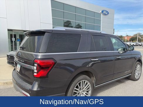 Used 2022 Ford Expedition Platinum image 5