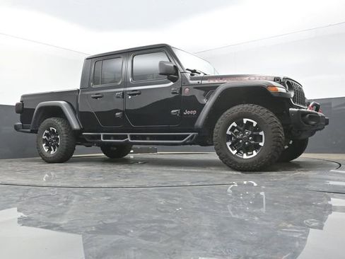 Used 2024 Jeep Gladiator Rubicon w/ Technology Group image 44