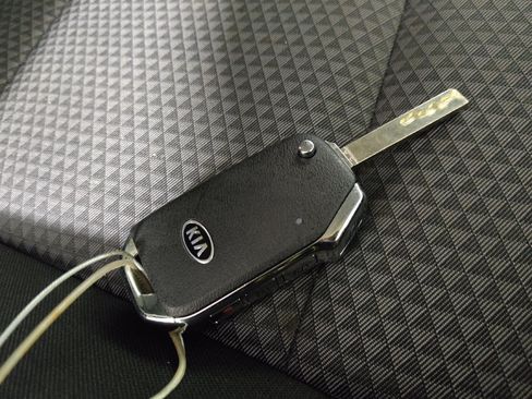 Used 2020 Kia Soul LX FWD image 32