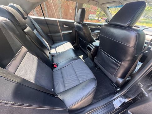 Used 2014 Toyota Camry SE FWD image 10