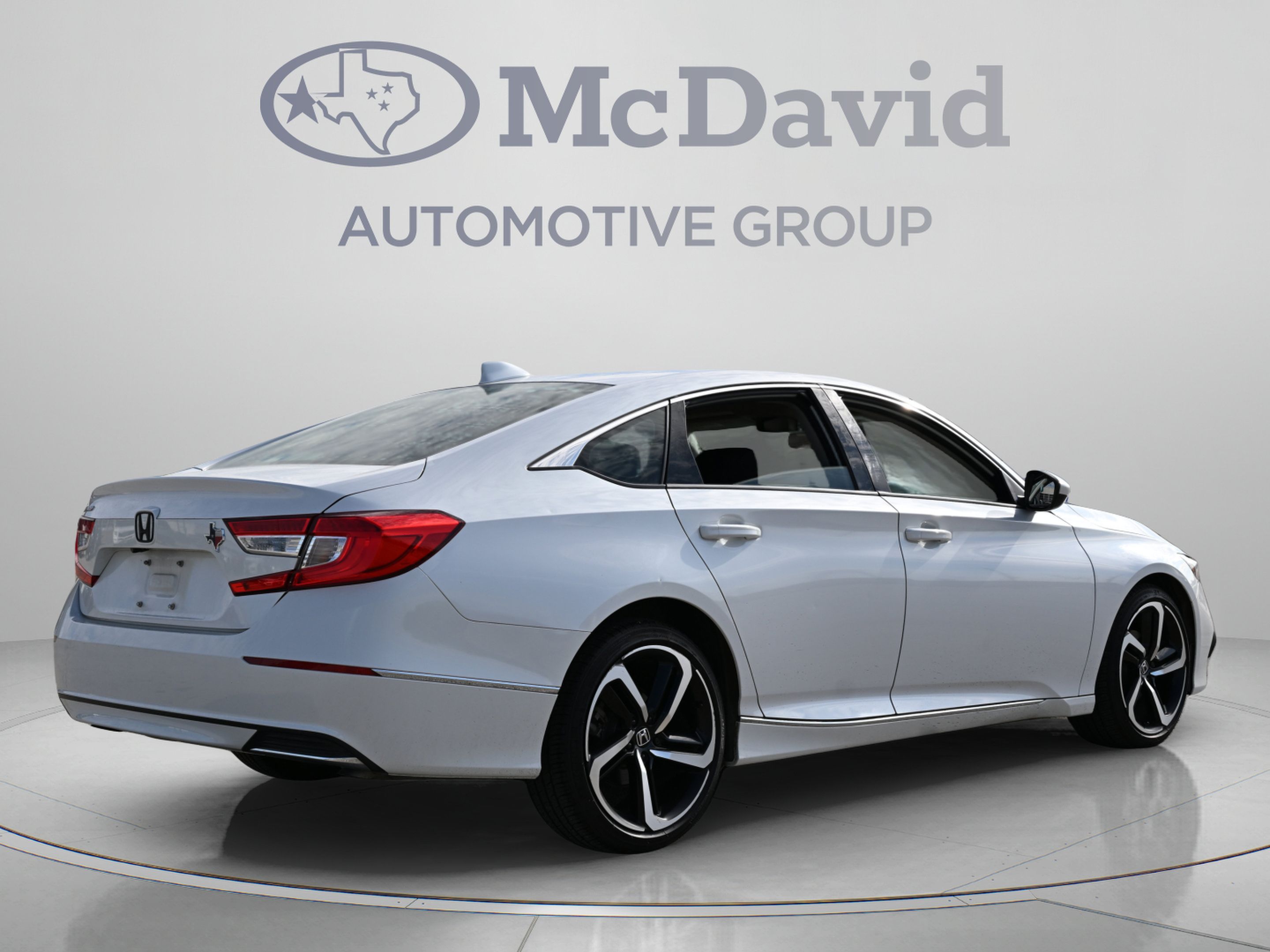Used 2019 Honda Accord EX image 8