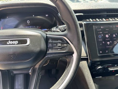 Used 2024 Jeep Grand Cherokee Laredo RWD image 23