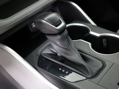 Used 2023 Toyota Highlander LE image 6