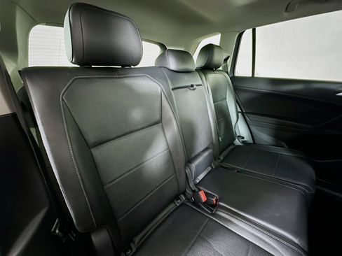 Used 2019 Volkswagen Tiguan SE image 25